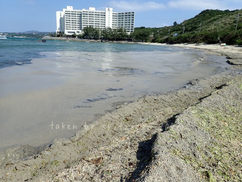 2022/2/27現在、沖縄恩納村マリブビーチ最東端の軽石状況